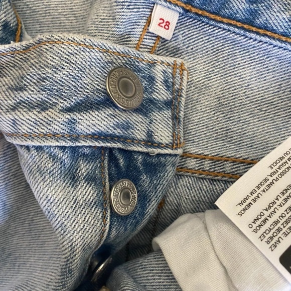 Levi's Throwing Shade Wide Leg Crop - Picture 7 of 7